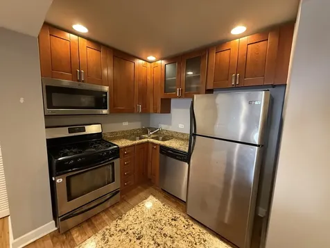 6954 North Greenview Avenue Chicago IL 60626