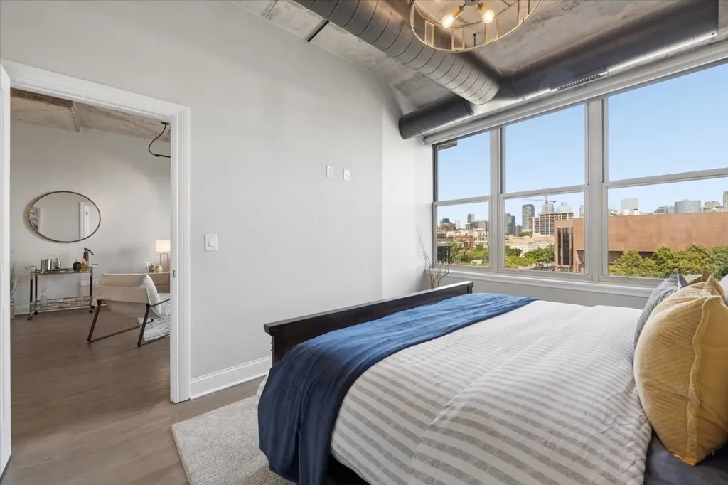 6 South Laflin Street Chicago IL 60607