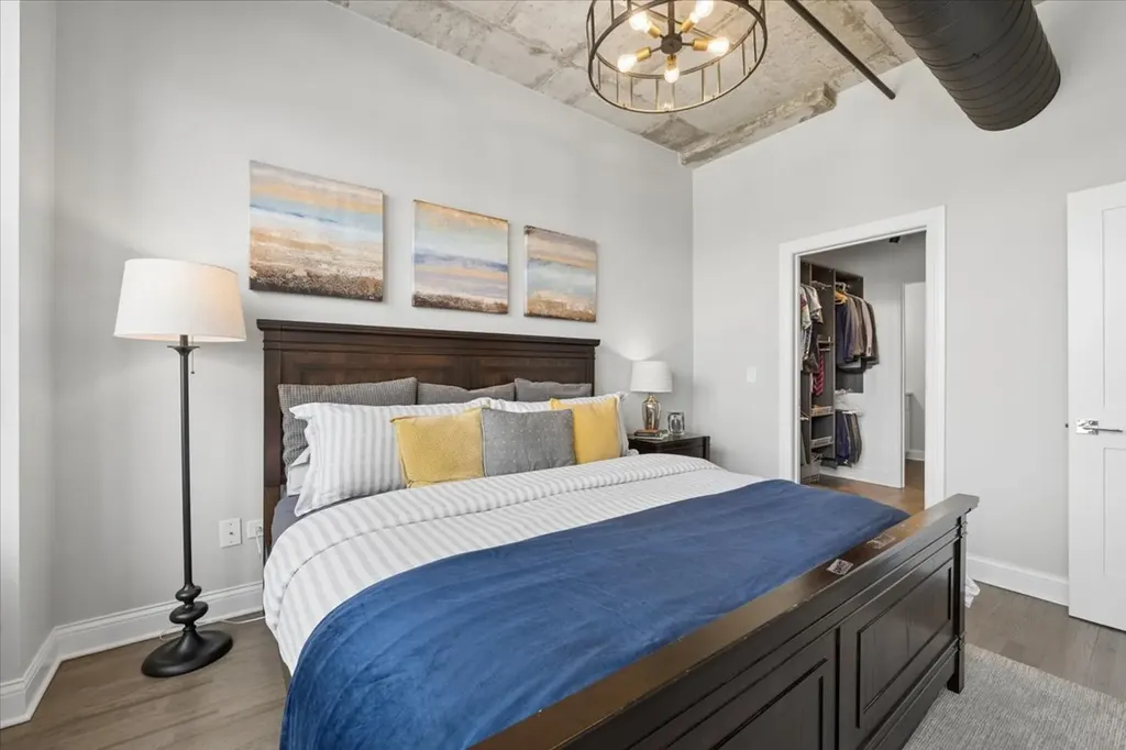 6 South Laflin Street Chicago IL 60607