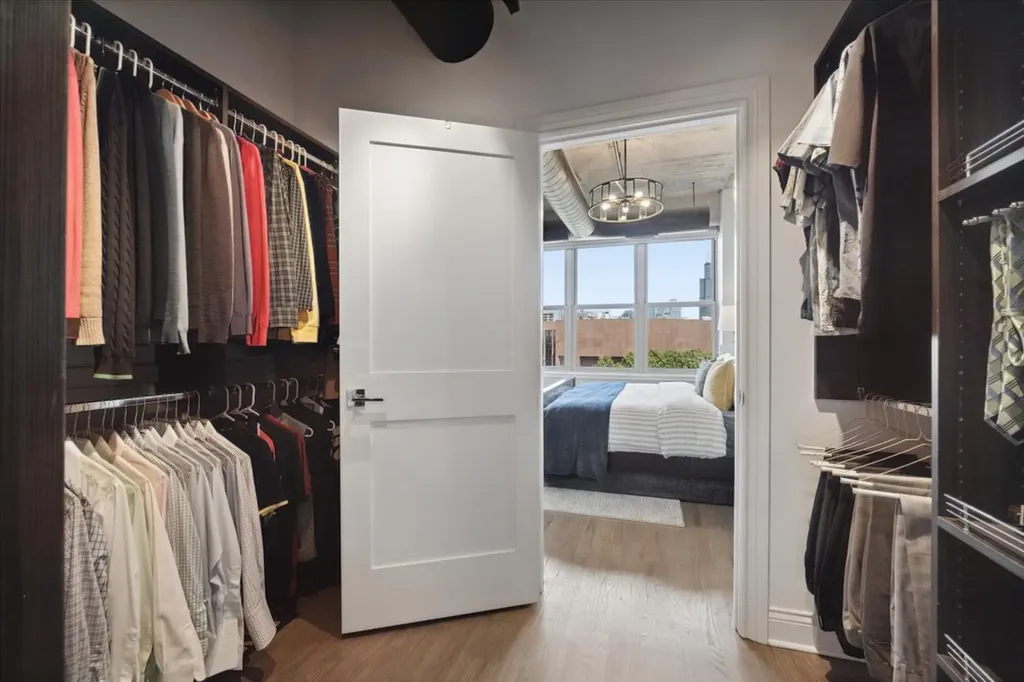 6 South Laflin Street Chicago IL 60607