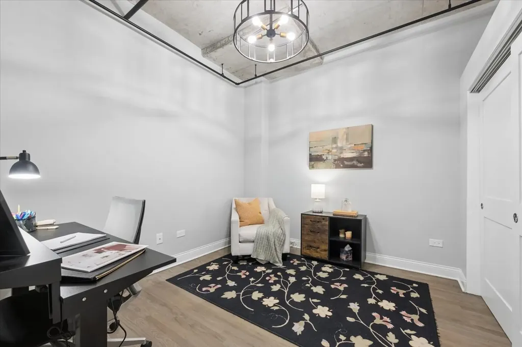 6 South Laflin Street Chicago IL 60607