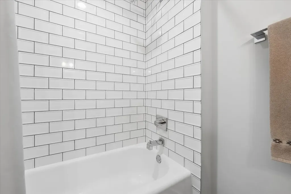 6 South Laflin Street Chicago IL 60607
