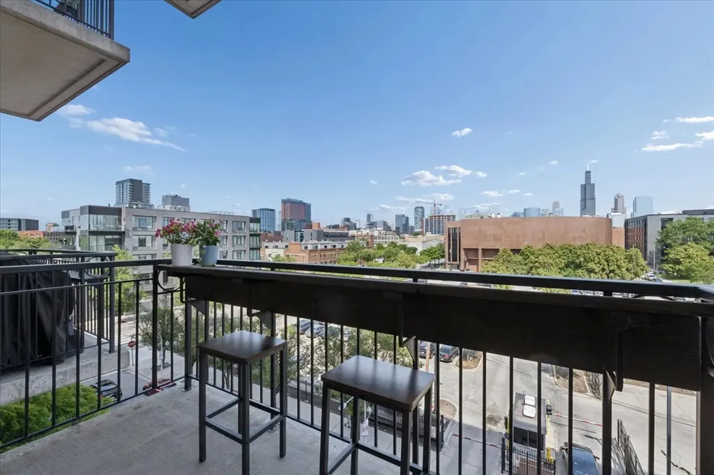 6 South Laflin Street Chicago IL 60607