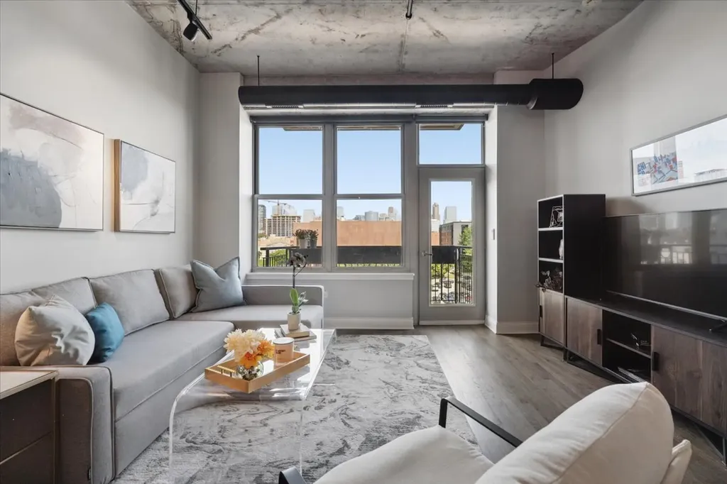6 South Laflin Street Chicago IL 60607
