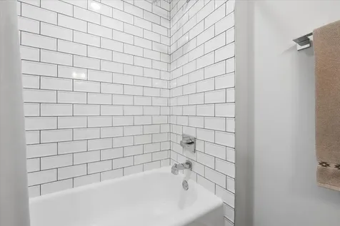 6 South Laflin Street Chicago IL 60607