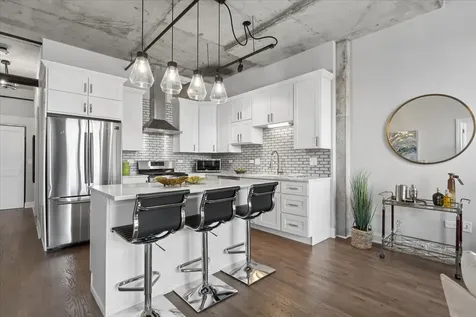 6 South Laflin Street Chicago IL 60607
