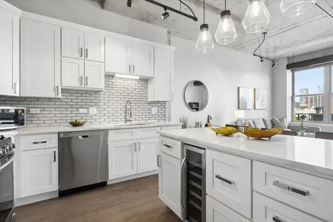 6 South Laflin Street Chicago IL 60607
