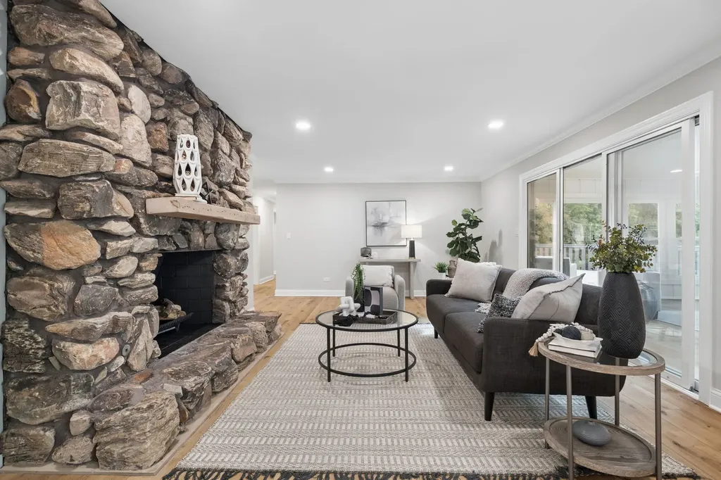 11S506 Whittington Lane Naperville IL 60564