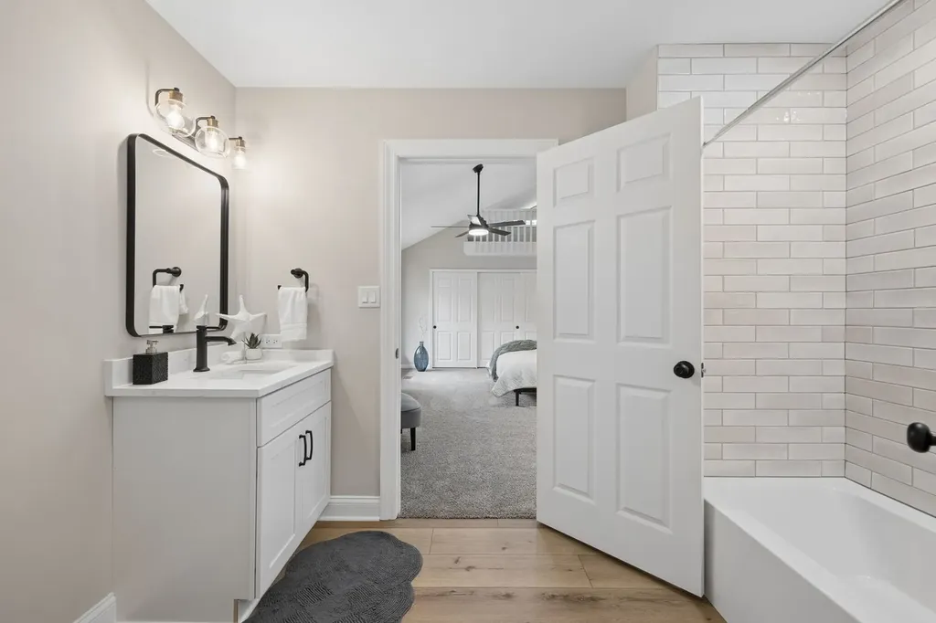 11S506 Whittington Lane Naperville IL 60564