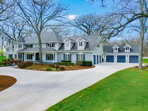 37132 North Black Velvet Lane Wadsworth IL 60083