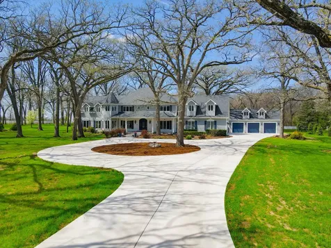 37132 North Black Velvet Lane Wadsworth IL 60083