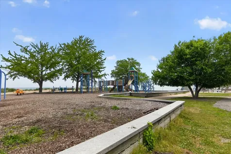 7033 North Sheridan Road Chicago IL 60626