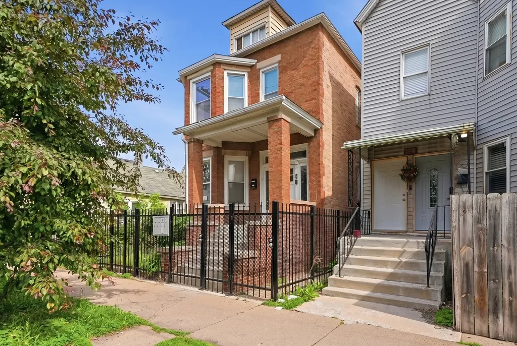 3056 East 87th Street Chicago IL 60617