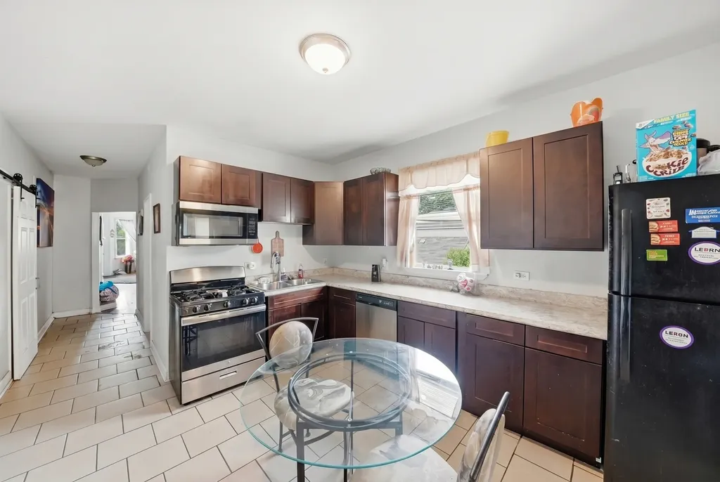 3056 East 87th Street Chicago IL 60617
