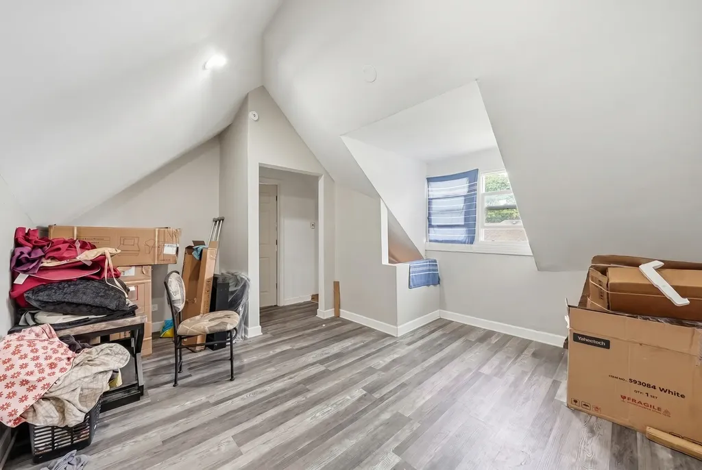 3056 East 87th Street Chicago IL 60617