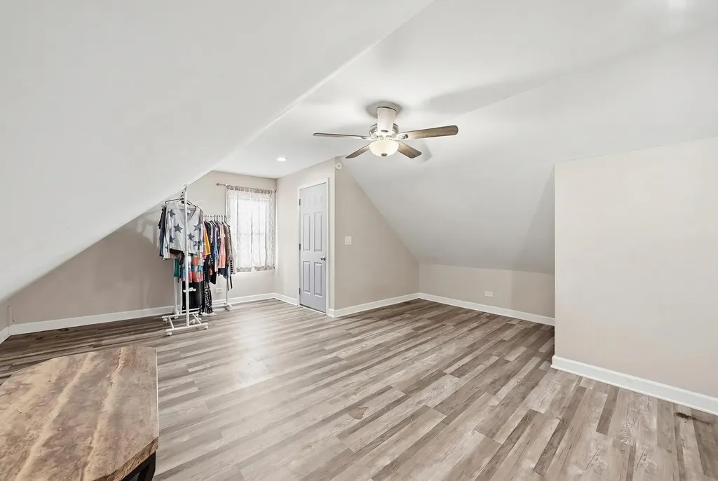 3056 East 87th Street Chicago IL 60617