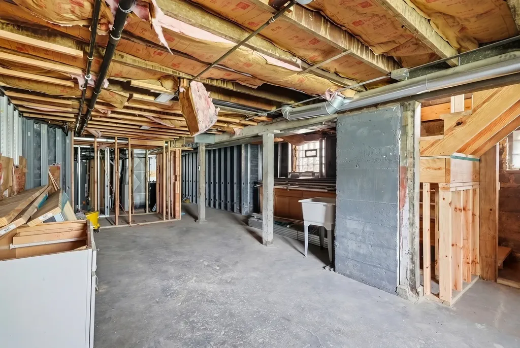 3056 East 87th Street Chicago IL 60617