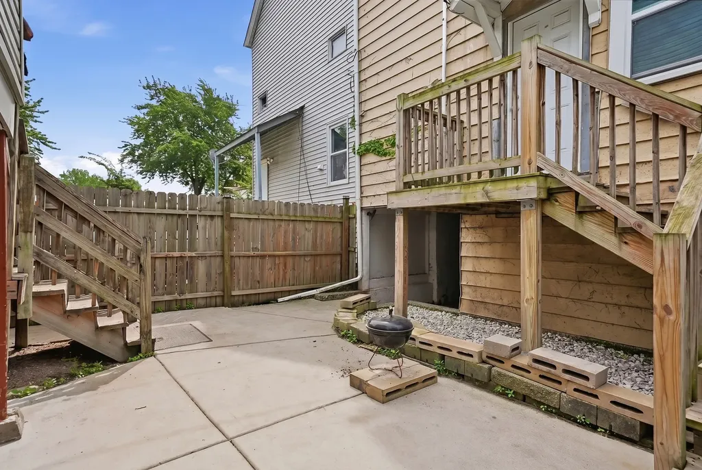 3056 East 87th Street Chicago IL 60617