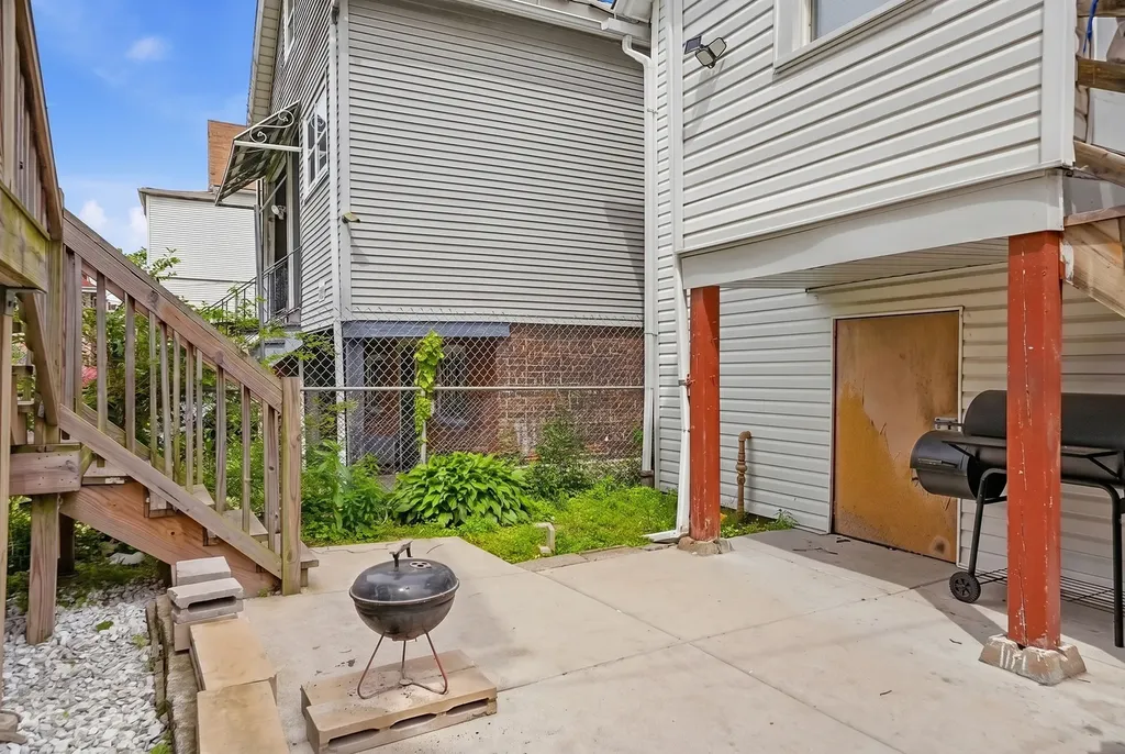 3056 East 87th Street Chicago IL 60617