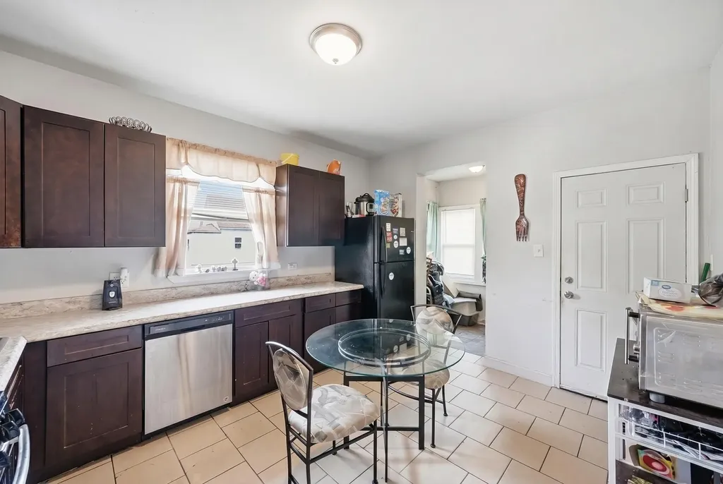 3056 East 87th Street Chicago IL 60617