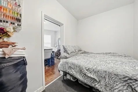 3056 East 87th Street Chicago IL 60617