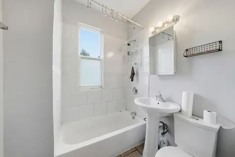3056 East 87th Street Chicago IL 60617