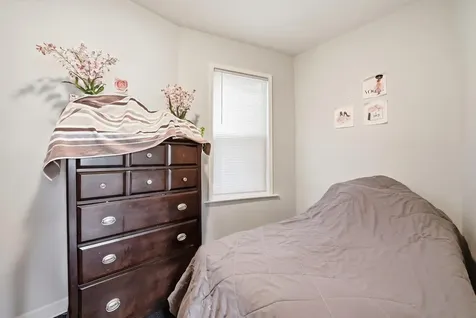 3056 East 87th Street Chicago IL 60617