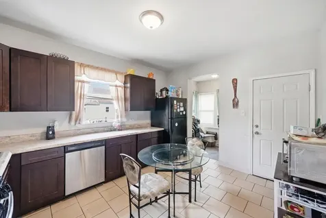 3056 East 87th Street Chicago IL 60617