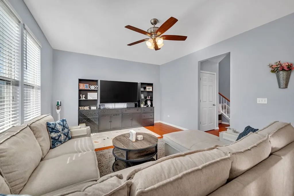 170 Holly Street Bolingbrook IL 60490