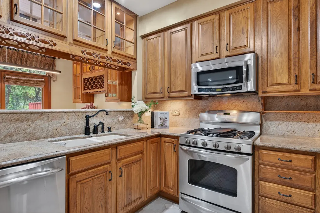 1572 Treeline Court Naperville IL 60565