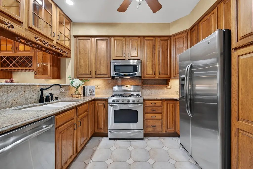 1572 Treeline Court Naperville IL 60565