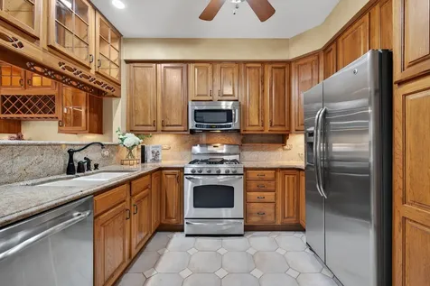 1572 Treeline Court Naperville IL 60565
