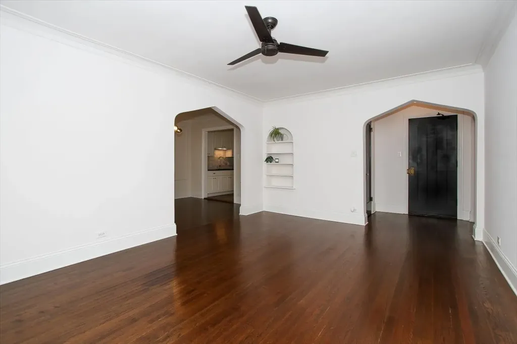 1445 West Elmdale Avenue Chicago IL 60660