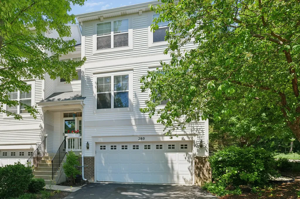 280 Hickory Lane South Elgin IL 60177