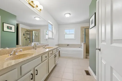 280 Hickory Lane South Elgin IL 60177