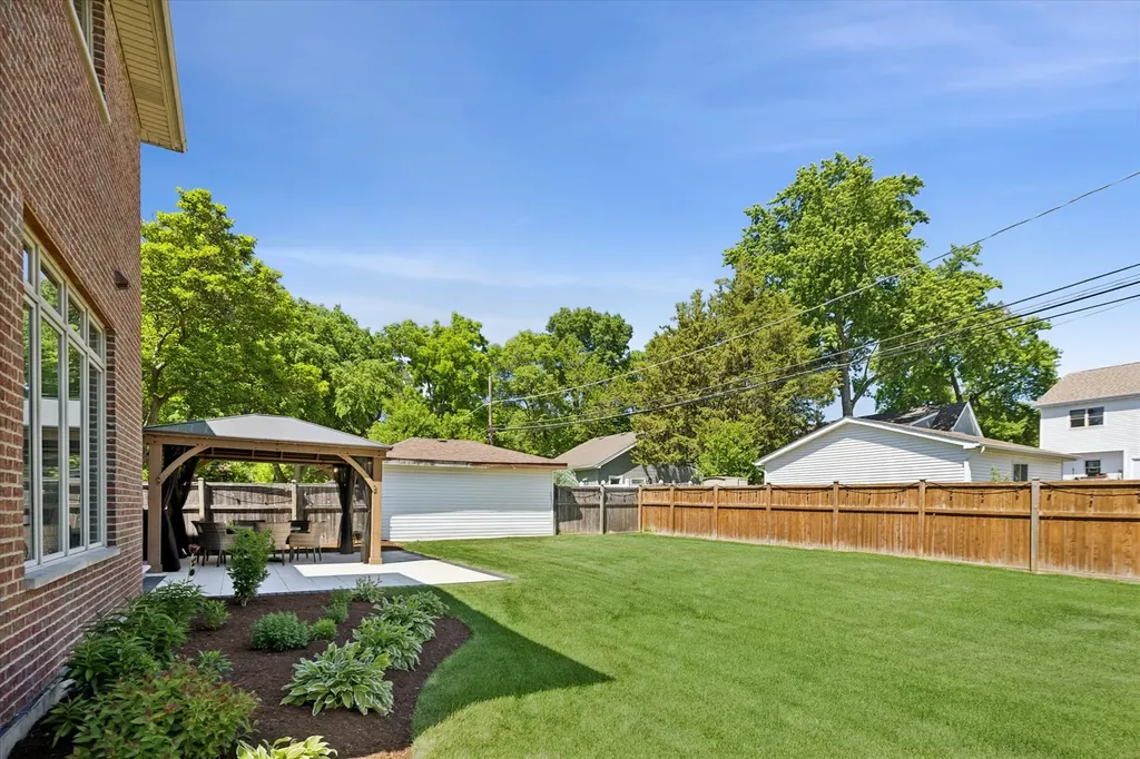 403 South Fairview Avenue Elmhurst IL 60126