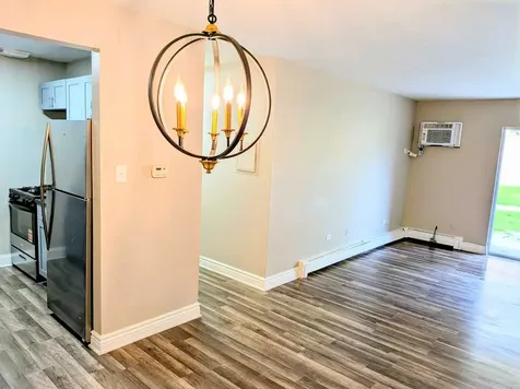 16B East Dundee Quarter Street Palatine IL 60074