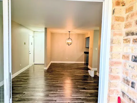 16B East Dundee Quarter Street Palatine IL 60074