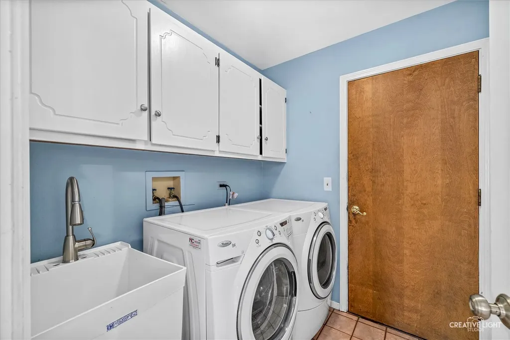 2296 Salisbury Drive Naperville IL 60565