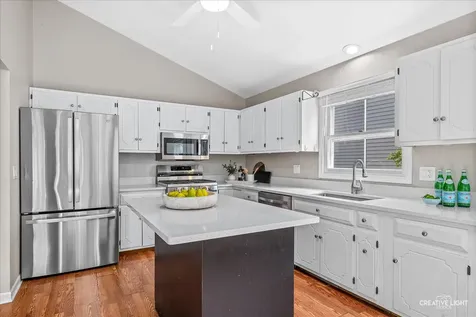 2296 Salisbury Drive Naperville IL 60565