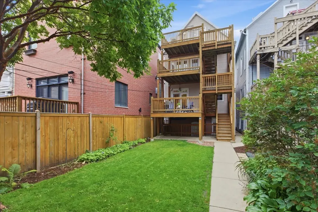 1327 West Barry Street Chicago IL 60657