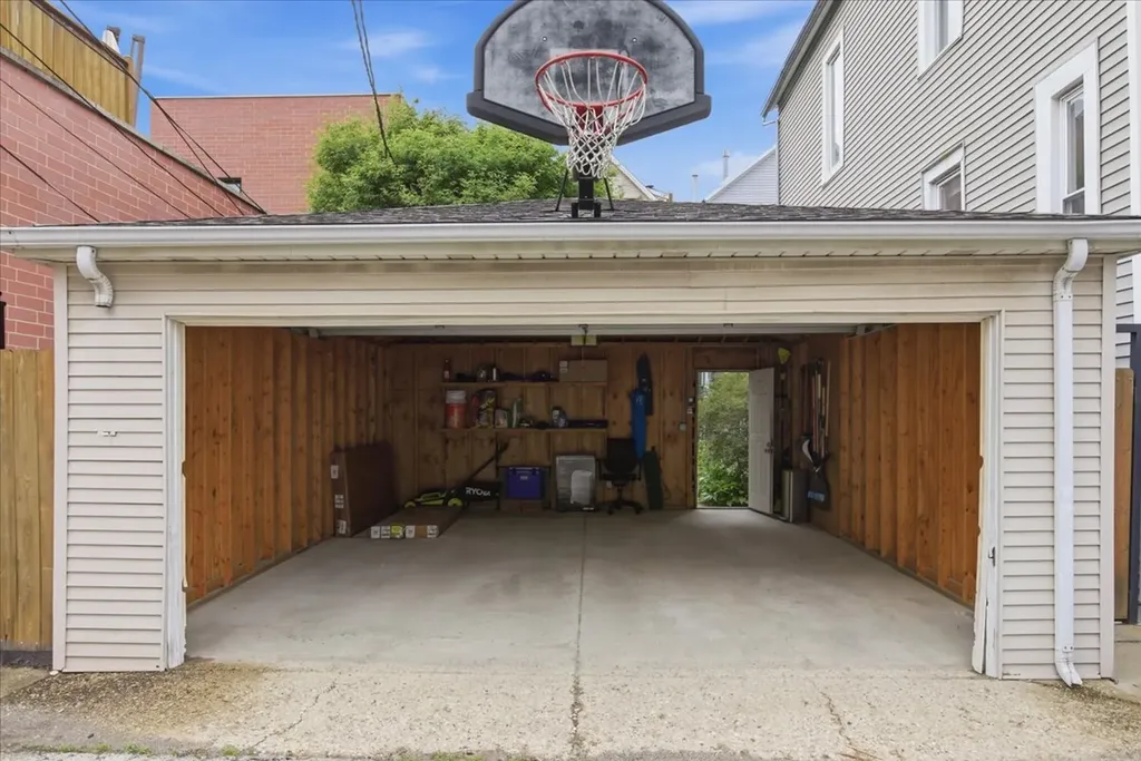 1327 West Barry Street Chicago IL 60657