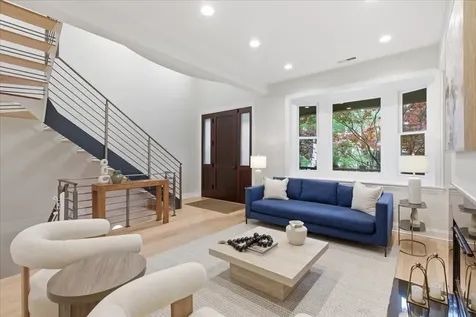1327 West Barry Street Chicago IL 60657