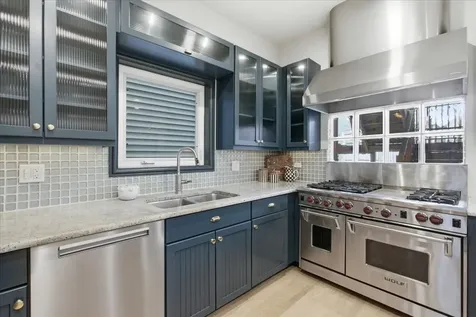 1327 West Barry Street Chicago IL 60657