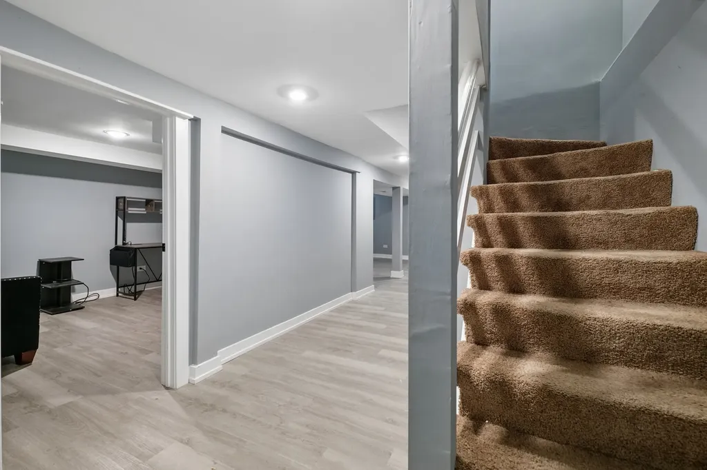 7005 South Eberhart Avenue Chicago IL 60637