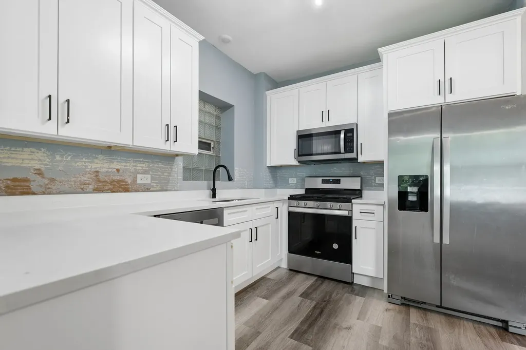 7005 South Eberhart Avenue Chicago IL 60637