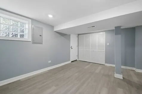 7005 South Eberhart Avenue Chicago IL 60637