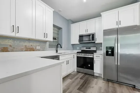 7005 South Eberhart Avenue Chicago IL 60637