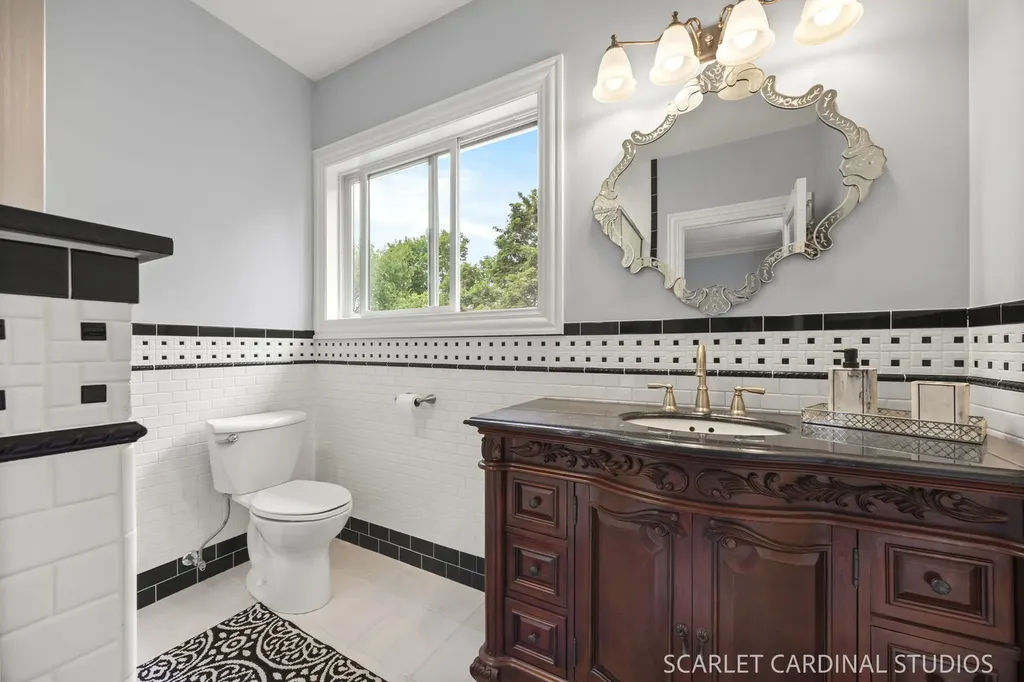 1205 West Downer Place Aurora IL 60506