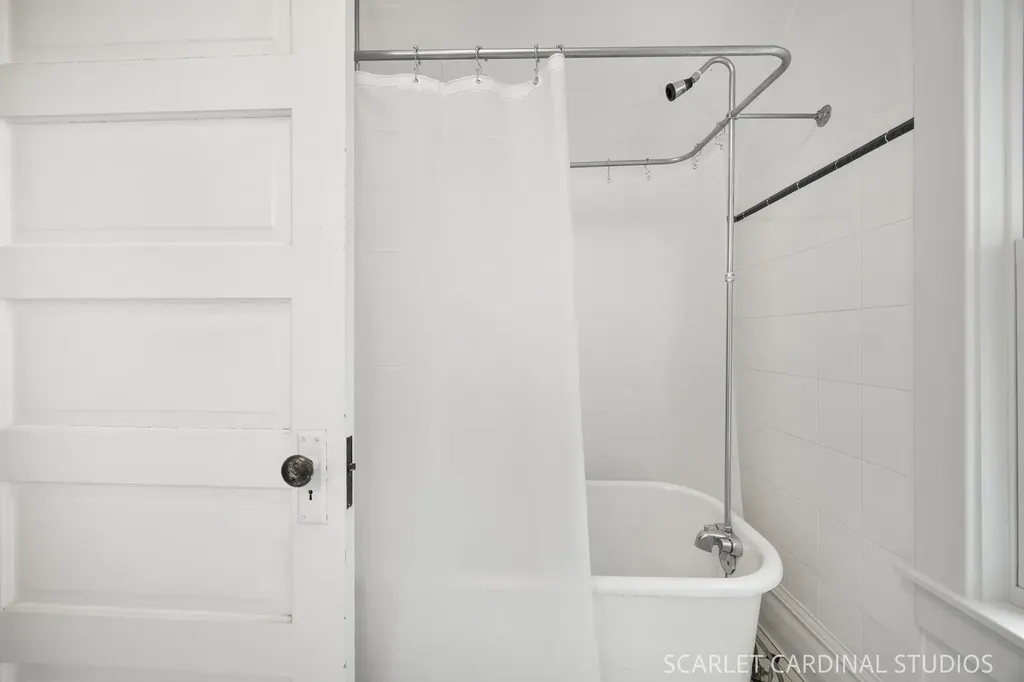 1205 West Downer Place Aurora IL 60506